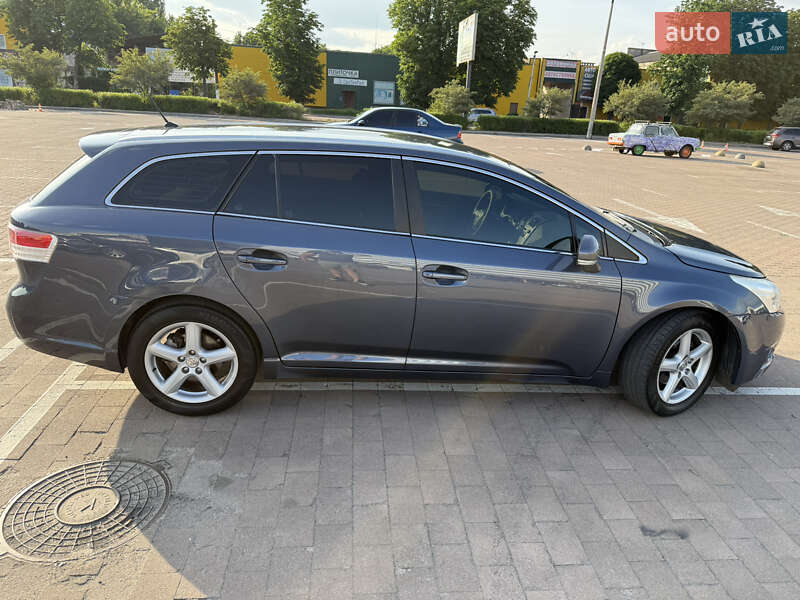 Універсал Toyota Avensis 2009 в Житомирі