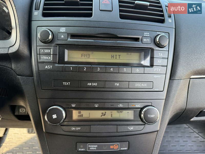 Універсал Toyota Avensis 2009 в Житомирі