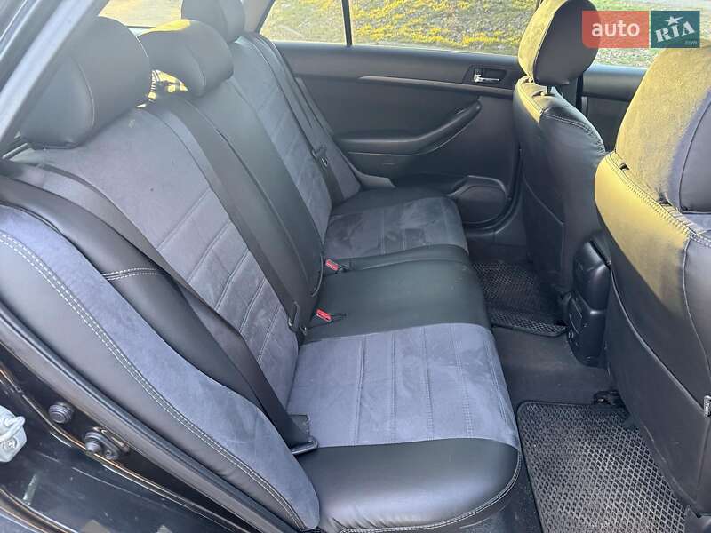 Універсал Toyota Avensis 2006 в Запоріжжі