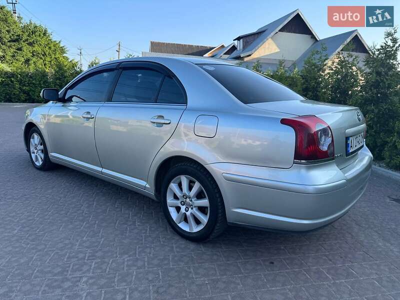 Седан Toyota Avensis 2006 в Коломиї