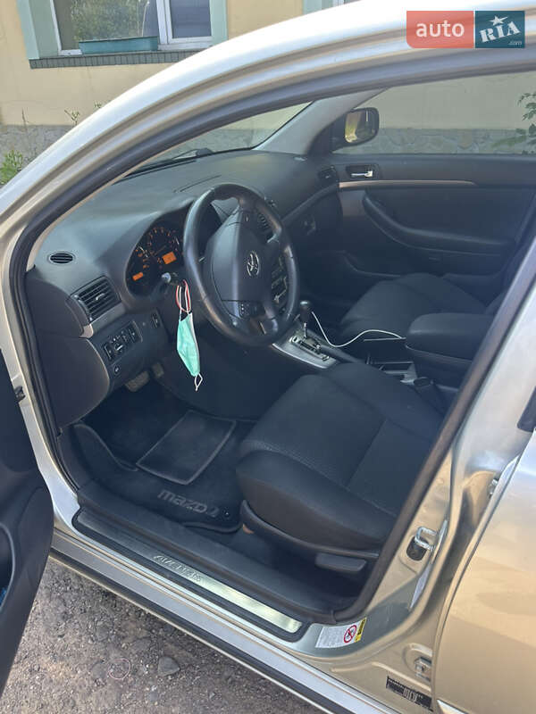 Седан Toyota Avensis 2008 в Львові