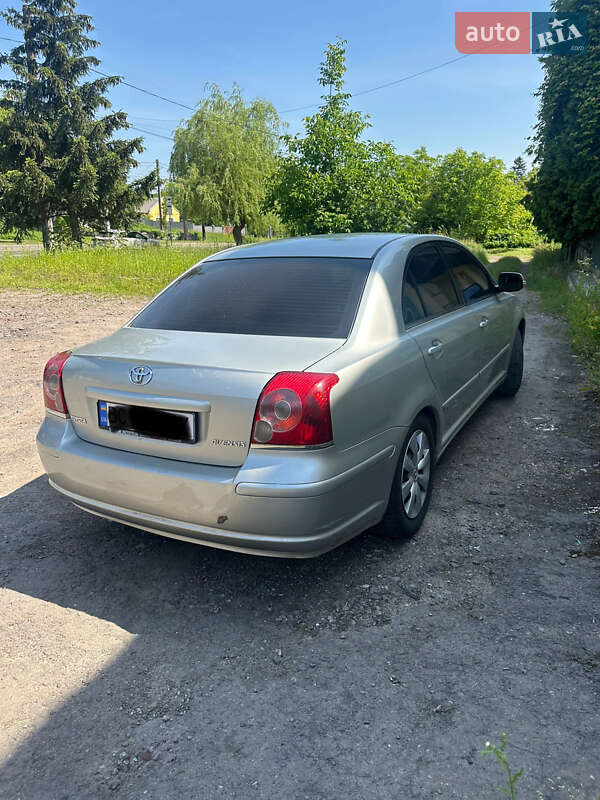 Седан Toyota Avensis 2008 в Львові