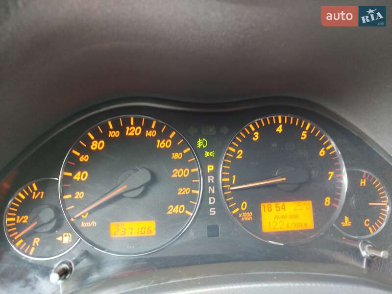 Універсал Toyota Avensis 2006 в Дніпрі