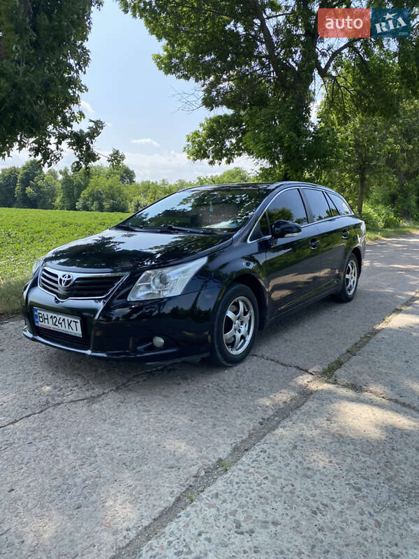 Универсал Toyota Avensis 2010 в Кодыме