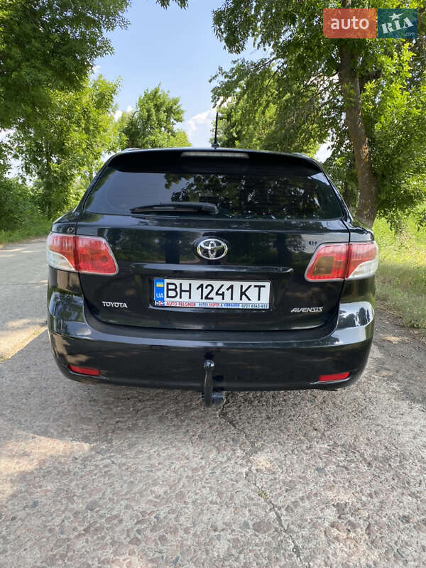 Универсал Toyota Avensis 2010 в Кодыме