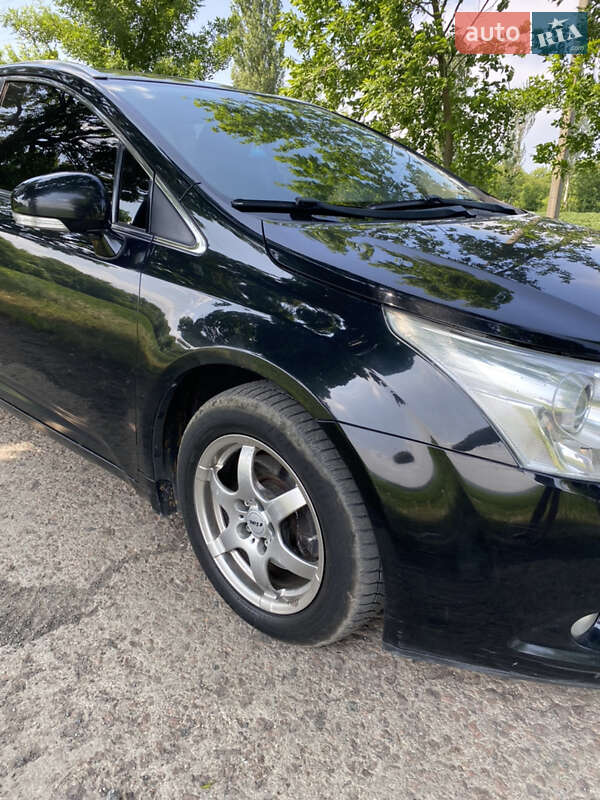 Универсал Toyota Avensis 2010 в Кодыме