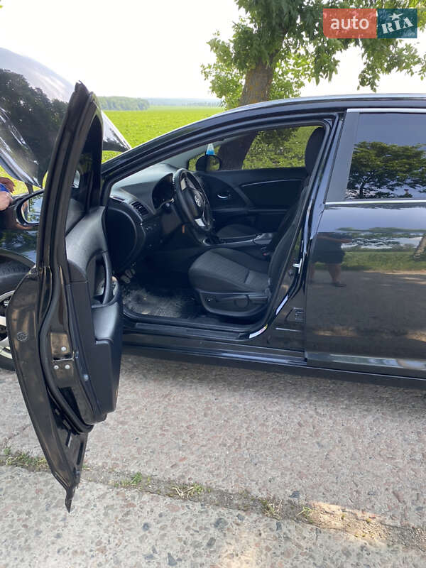 Универсал Toyota Avensis 2010 в Кодыме