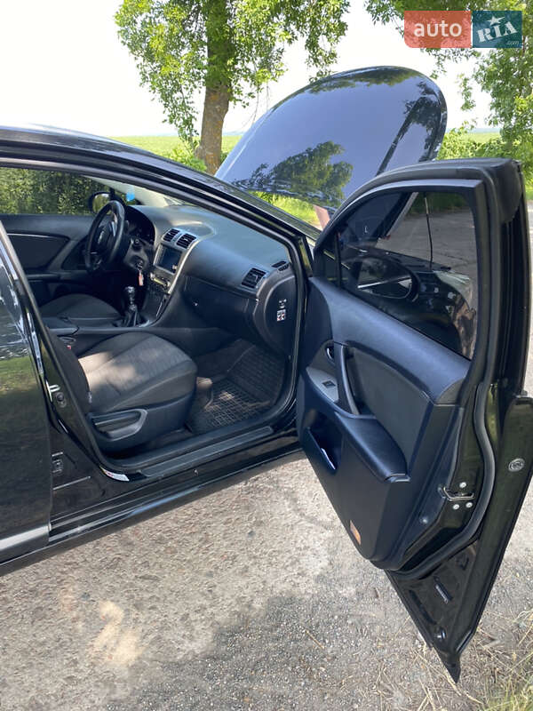 Универсал Toyota Avensis 2010 в Кодыме