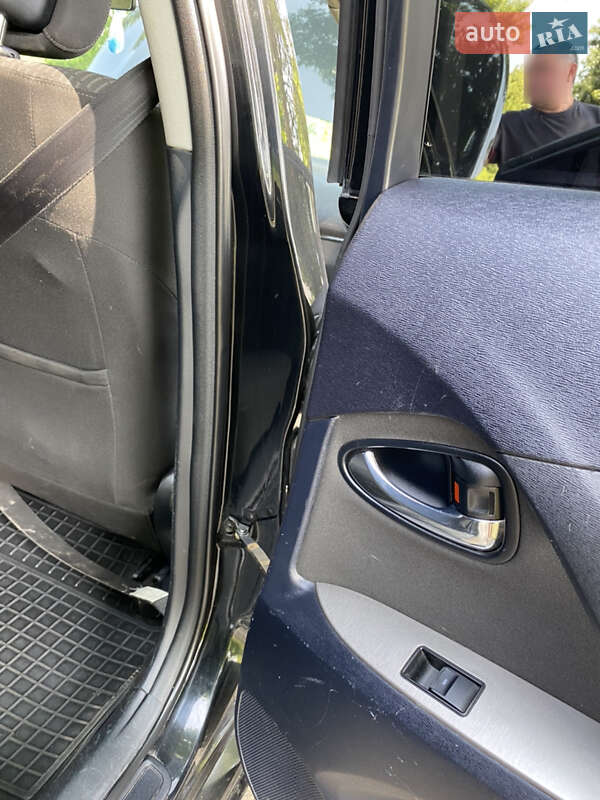 Универсал Toyota Avensis 2010 в Кодыме