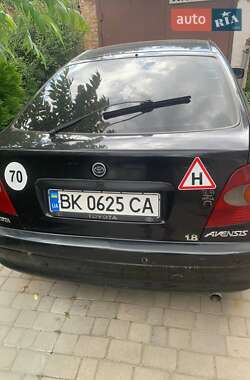 Лифтбек Toyota Avensis 1999 в 