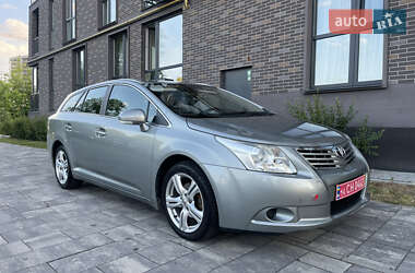 Универсал Toyota Avensis 2010 в Львове
