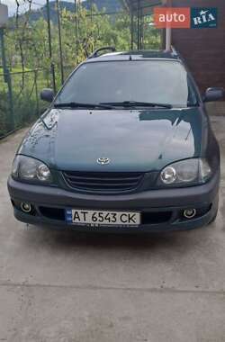 Універсал Toyota Avensis 1998 в Кутах