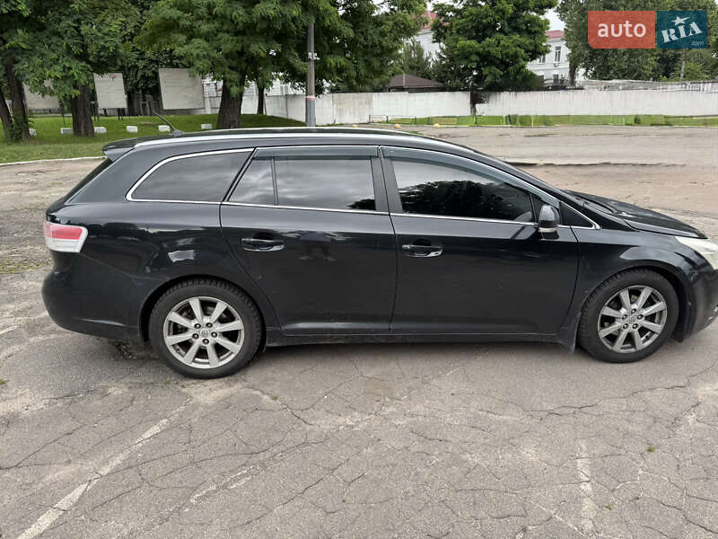 Універсал Toyota Avensis 2010 в Києві