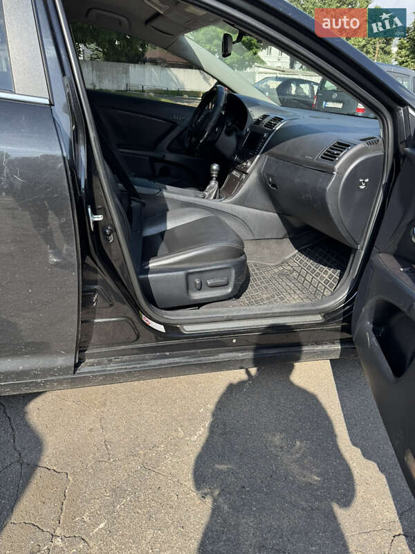 Універсал Toyota Avensis 2010 в Києві