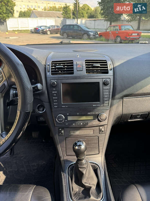 Універсал Toyota Avensis 2010 в Києві