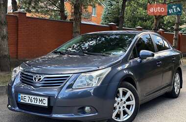 Седан Toyota Avensis 2011 в Днепре
