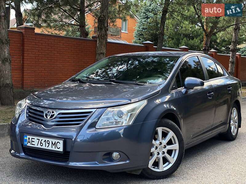 Toyota Avensis 2011