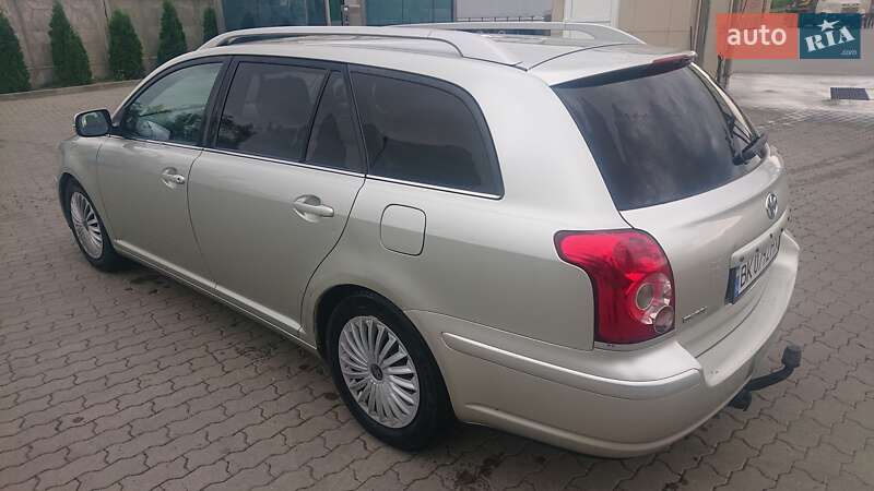 Универсал Toyota Avensis 2006 в Сарнах