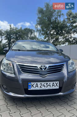Седан Toyota Avensis 2010 в Києві