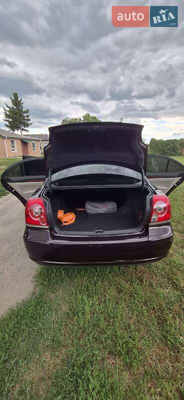 Седан Toyota Avensis 2008 в Черкассах