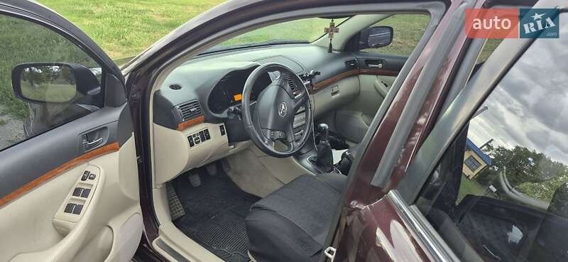 Седан Toyota Avensis 2008 в Черкассах