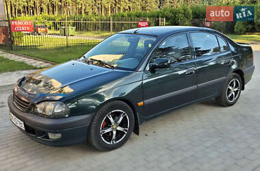 Седан Toyota Avensis 1999 в 
