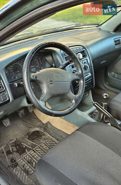 Седан Toyota Avensis 1999 в 