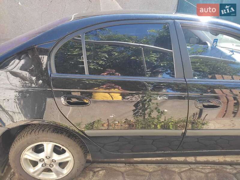 Седан Toyota Avensis 2000 в Одесі