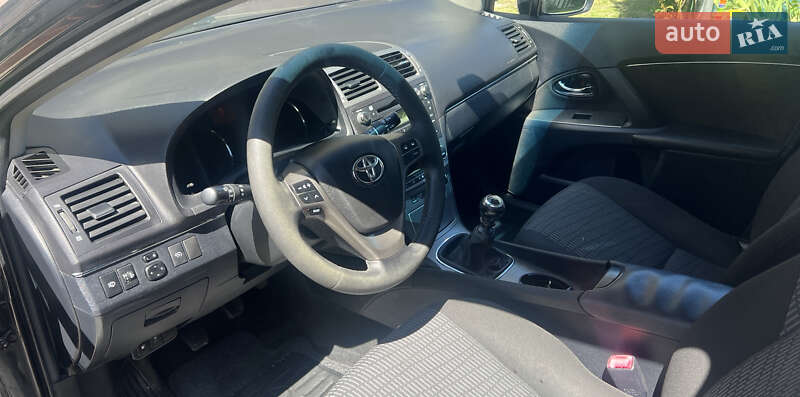 Універсал Toyota Avensis 2011 в Кам'янці-Бузькій