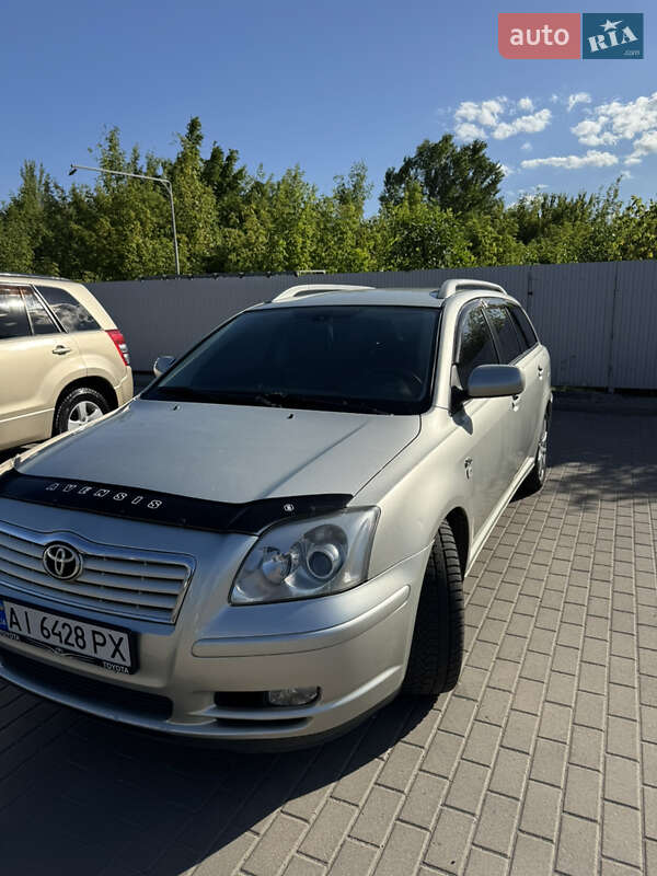 Універсал Toyota Avensis 2003 в Смілі