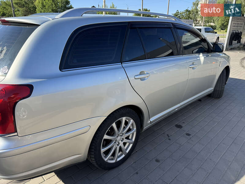 Універсал Toyota Avensis 2003 в Смілі