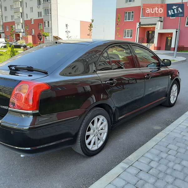 Ліфтбек Toyota Avensis 2005 в Вінниці