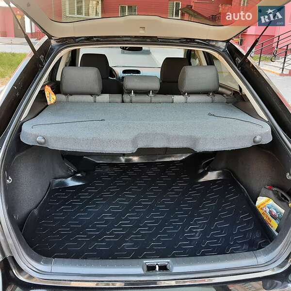 Ліфтбек Toyota Avensis 2005 в Вінниці