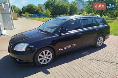 Універсал Toyota Avensis 2004 в Сумах