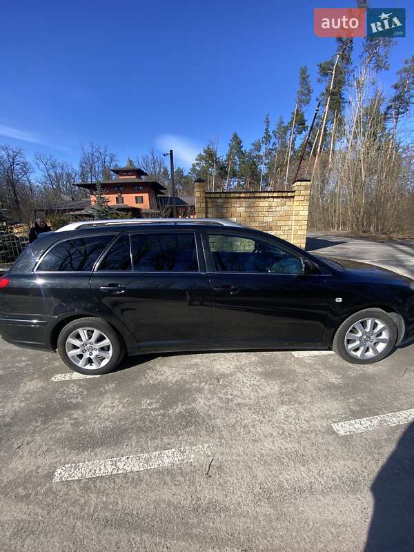 Универсал Toyota Avensis 2006 в Киеве