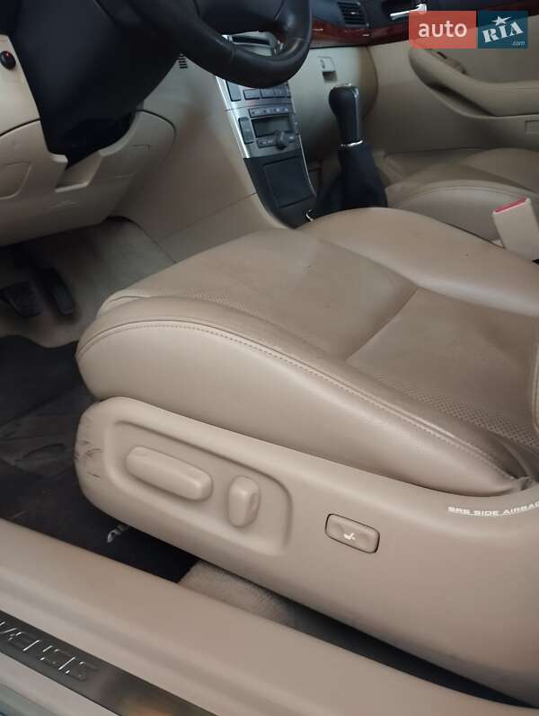 Универсал Toyota Avensis 2004 в Виноградове