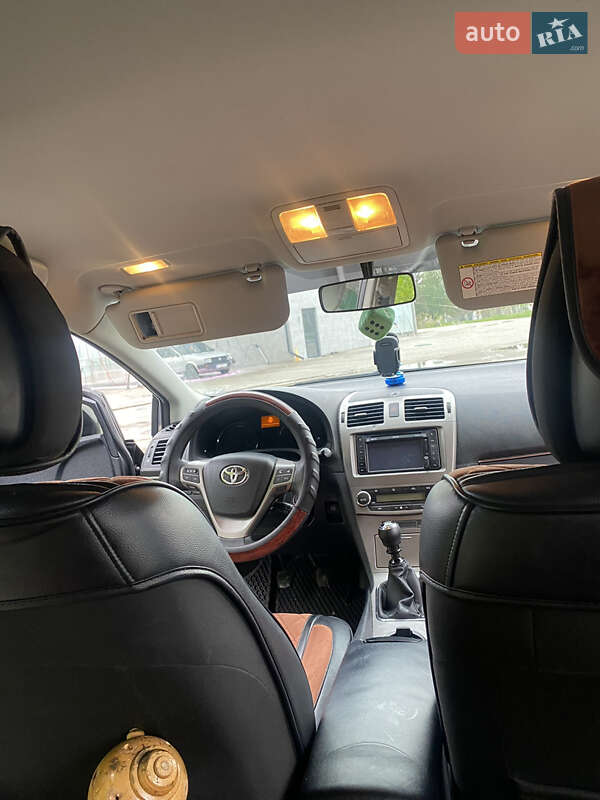 Универсал Toyota Avensis 2010 в Деражне