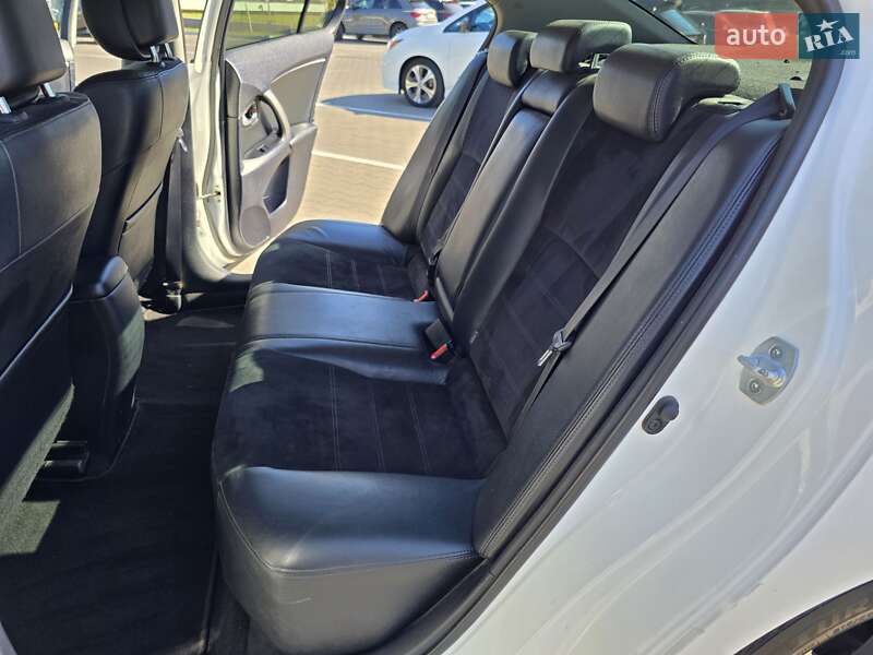Седан Toyota Avensis 2012 в Одесі