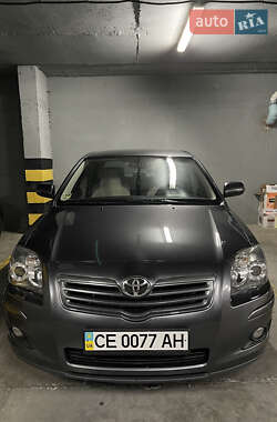 Седан Toyota Avensis 2008 в Черновцах