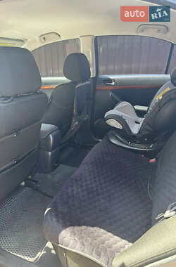 Седан Toyota Avensis 2008 в 