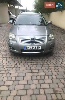 Універсал Toyota Avensis 2008 в Волочиську
