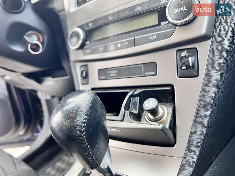 Универсал Toyota Avensis 2011 в Нововолынске