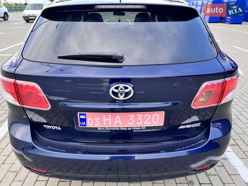 Универсал Toyota Avensis 2011 в Нововолынске