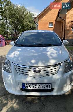 Седан Toyota Avensis 2011 в Камне-Каширском