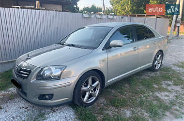 Лифтбек Toyota Avensis 2006 в Киеве