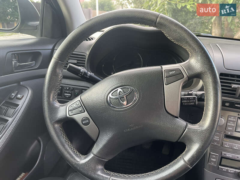 Ліфтбек Toyota Avensis 2006 в Києві