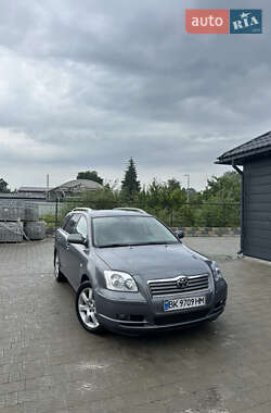 Универсал Toyota Avensis 2004 в Рокитном
