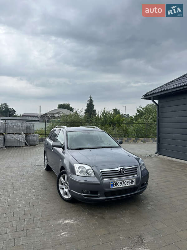 Toyota Avensis 2004