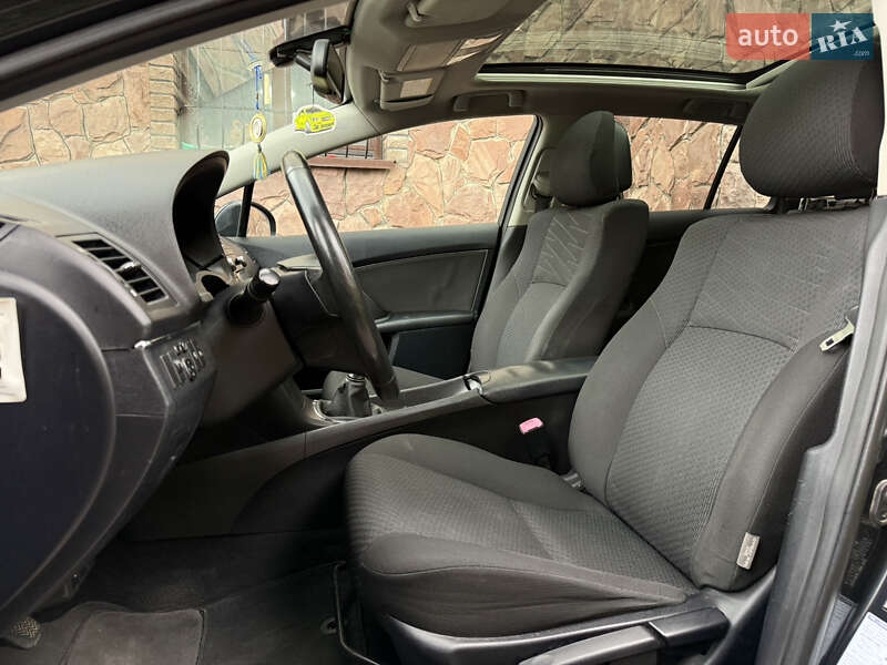 Универсал Toyota Avensis 2009 в Тернополе