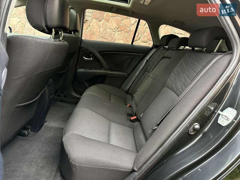 Универсал Toyota Avensis 2009 в Тернополе